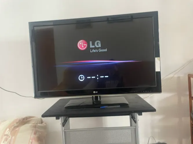 Televisão LG modelo LED-LCD 42LS3400