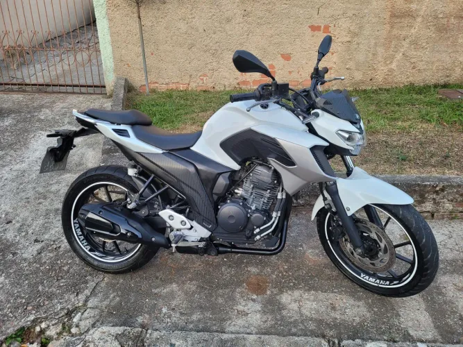 Moto yamaha fz25 fazer 250