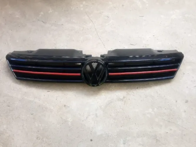 Grade dianteira original Jetta mk6