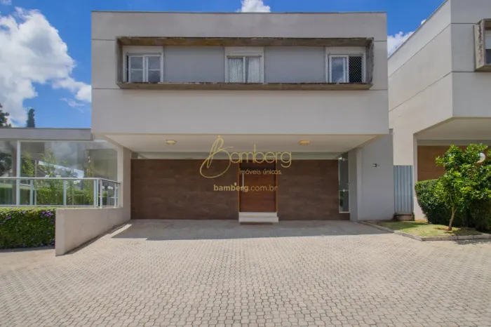 Casa de condomínio em Interlagos com 4 Dormitórios, sendo 2 suítes área gourmet com jacuzz