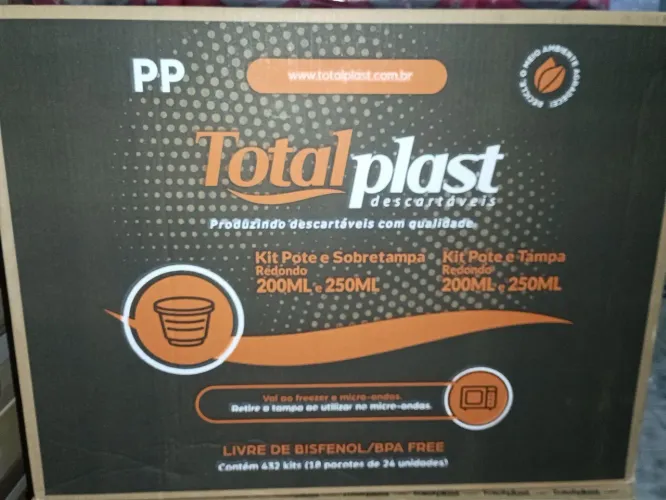 Vendo caixa de potes total plast 