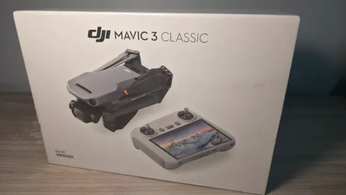 Drone DJI Mavic 3 Classic (DJI RC) cinza 1 bateria