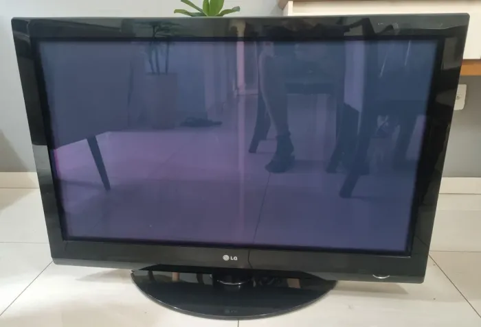 TV LG 42" (Funcionando OK)