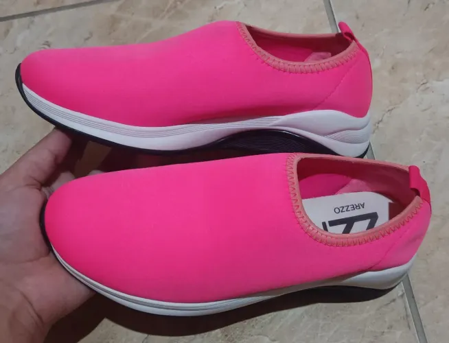 Tênis Slip On Arezzo Knit Rosa Neon!!