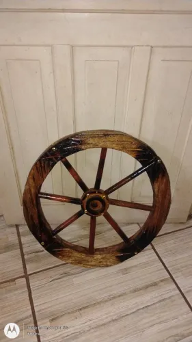 Roda de carroça madeira 