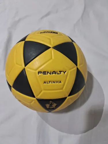 Bola de altinha/futevolei.