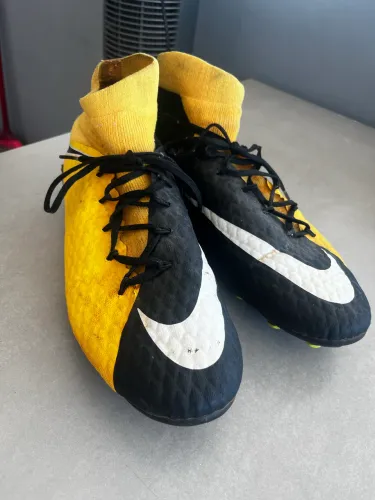 Chuteira hypervenom 3.0 pro