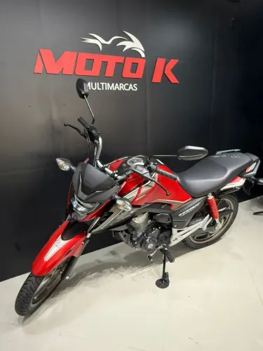 Linda GC TITAN 50 ANOS