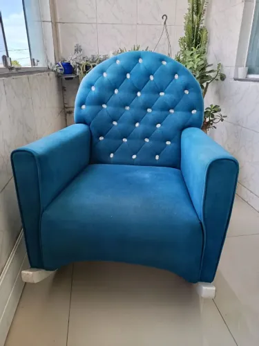 Poltrona De Balanço Estilo Capitonê Azul