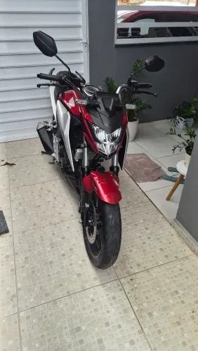 Honda CB 300F CBS 2026 - Apenas 1.413 km - Estado de Zero!