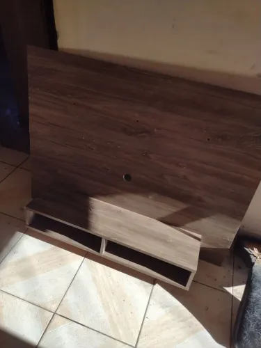 Painel de tv semi novo 80 reais 