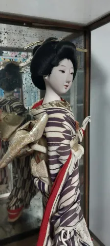 Boneca Tradicional Japonesa de Grife Kyugetsu Doll Tokyo Anos 60