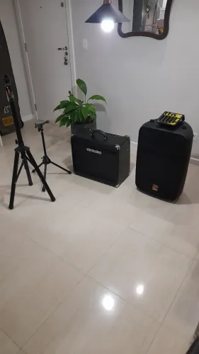 Amp. Meteoro mgv30, Caixa Staner 300w, Mesa SKP 8 canais, pedestais, cabos