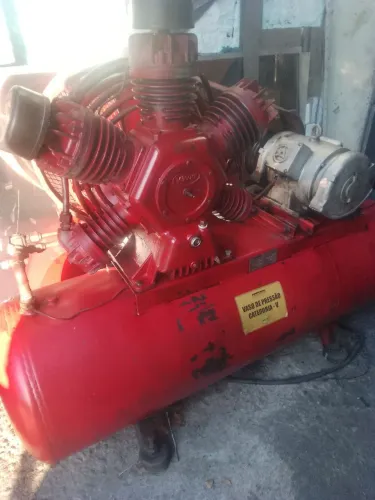 Vende-se compressor de ar manutenção em dia