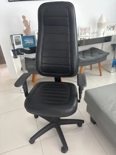 Cadeira de escritório giratória 