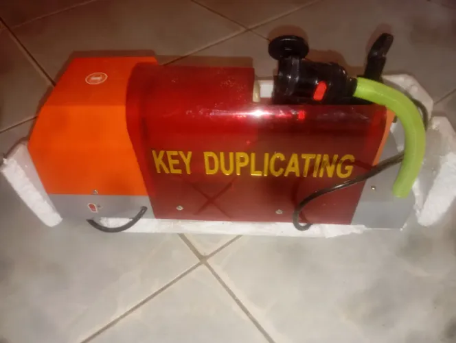 Máquina copiadora de chave