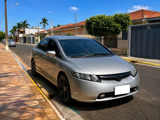 Honda Civic Sedan LXS 1.8/1.8 Flex 16V Mec. 4P 2007