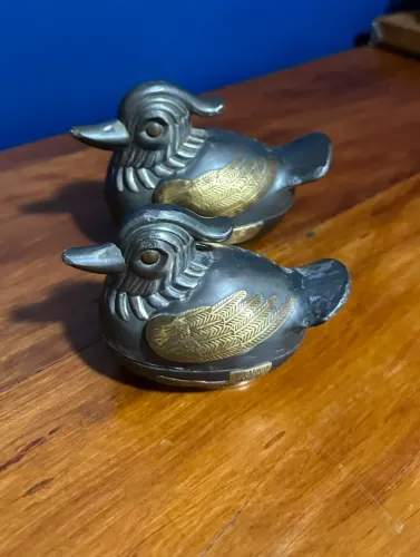Par de porta joias em estanho e bronze antiguidade 10x8cm e 13x10cm anos 50 pato mandarim