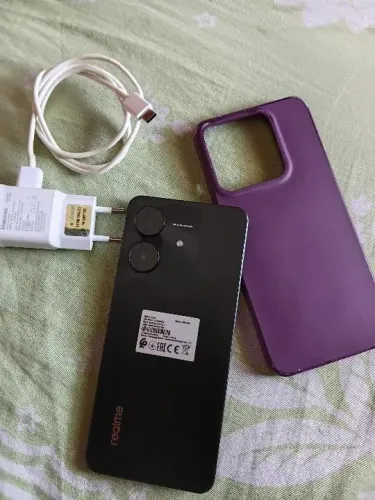 Vende-se celular com 8 meses de uso 400 mas informações *70