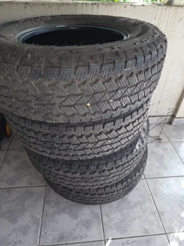 Vende pneu roda 17  perfil 265/70 112T M+S