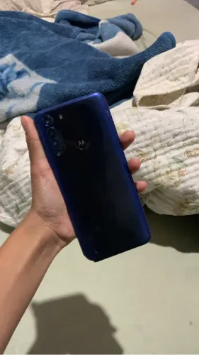 Vende- se motorola one fusion