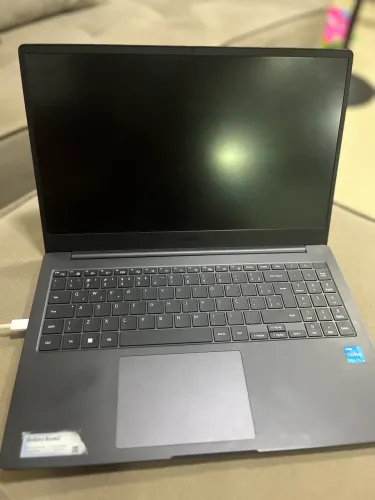 Vendo notebook Samsung: único detalhe bateria viciada