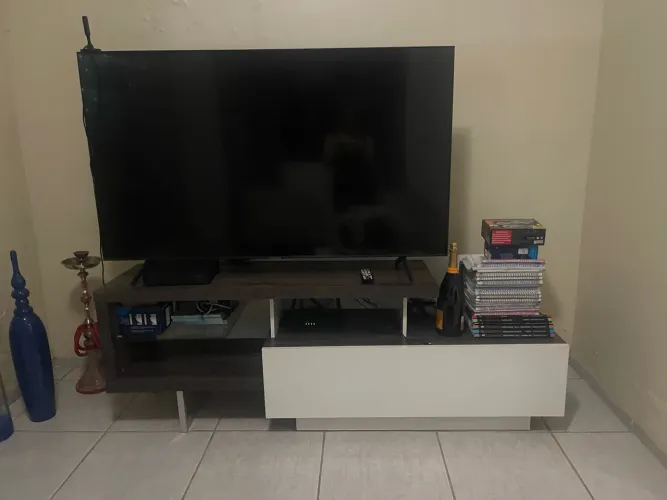 Vendo rack de TV de até 75 polegadas - usado