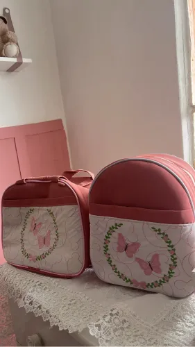 Vendo bolsa e lixeira