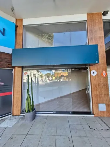Centro comercial para aluguel com 100 metros quadrados em Jardim da Penha - Vitória - ES