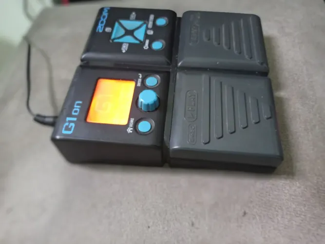 Pedaleira Zoom G1on com fonte Guitarra MultiEfeitos