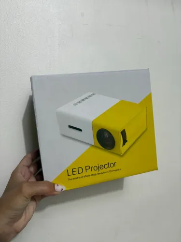 Mini projetor Led para usar com notebook - Novo sem uso