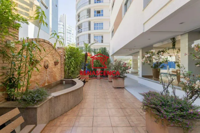Apartamento Semi mobiliado com 4 Quartos na Av. Trompowsky