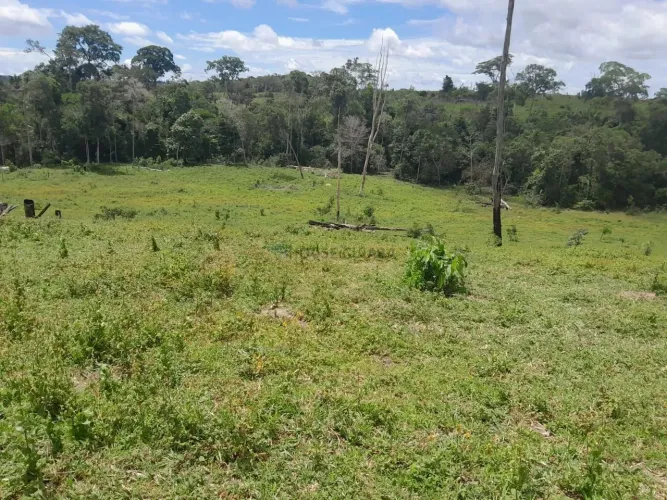sítio de 18 hectares (7,5 alqueires) na região da cidade de Comodoro MT