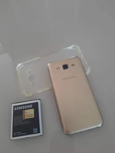 Vendo celular A50, dourado