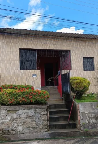 Terreno a venda com Duas casas ! 