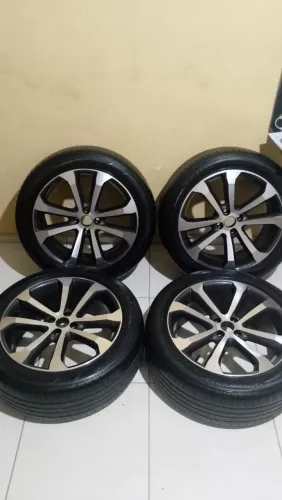 Jogo de rodas aro 18 4x100 225/50