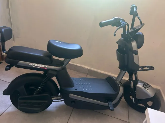 ? Scooter Elétrica Rava ER600 600W - Seminova