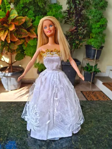 Barbie noiva antiga