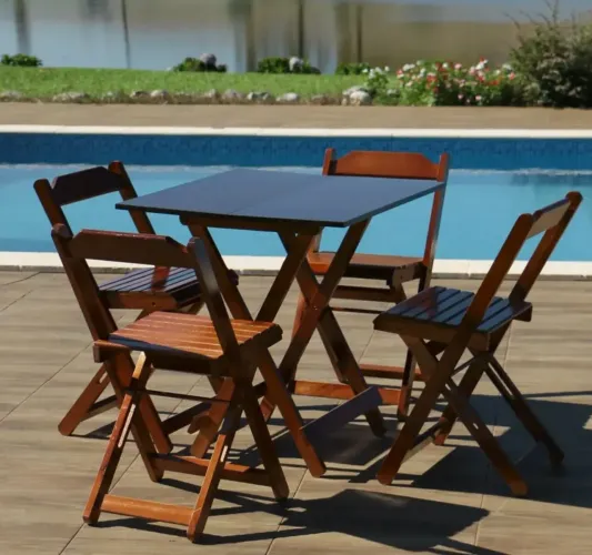 Jogo de mesa com 4 cadeiras madeira