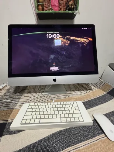 iMac 2014 - i5, tela com trinco mais funciona perfeitamente !