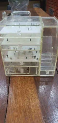 Vende se broqueiro para odontologia 