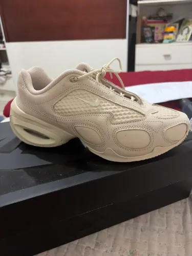 NIKE AIR MAX USE
