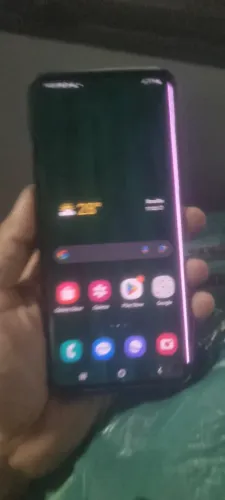 Vendo S20 plus 128G , com 1 pingo preto e  linha tampa de traz com trinco,só venda sou de 