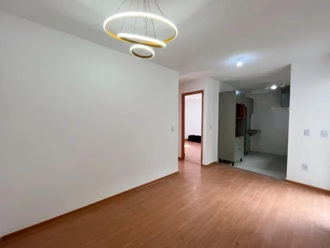 Apartamento térreo com quintal à venda com 2 quartos, localizado no Colinas de Napoles em
