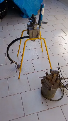BOMBA DE PINTURA MULTIMAQ com tanque de pressão e pistola