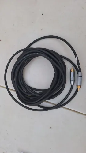Cabo Coaxial para subwoofer de 6 metros, com bitola de 22 AWG e blindagem