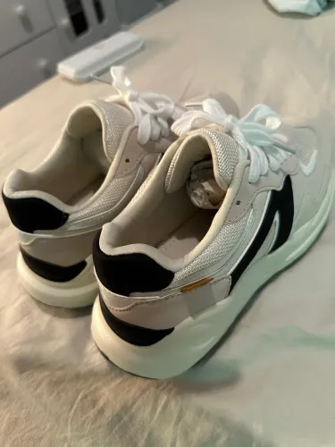 Tênis AnaCapri Sporty Mia Bege e preto. Original e novo.