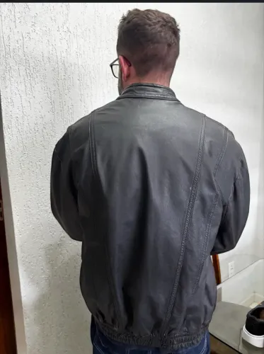 Jaqueta de couro g conservada
