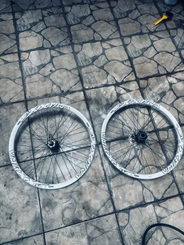 Roda bike vmaxx branca vem de resumo pra hj