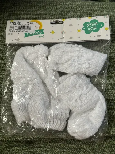 Vendo kit gorro, meias e luvas bebê RN, tricô e lã